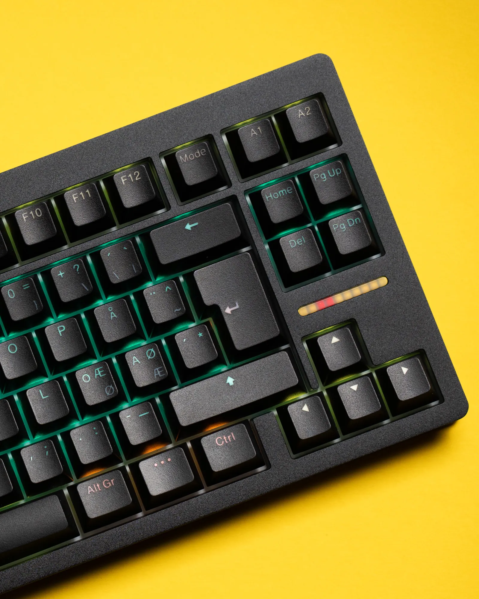 Wooting PBT keycaps on the 80HE
