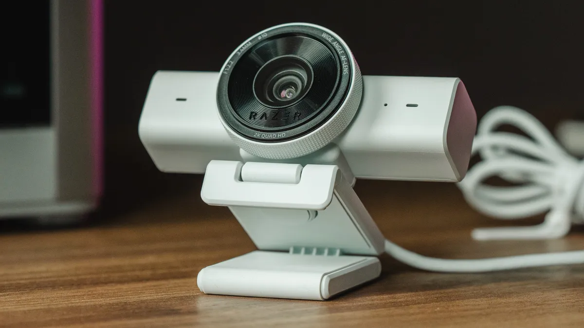 Razer Kiyo V2 X webcam: Grei hardware, men Synapse og USB-A trekker ned