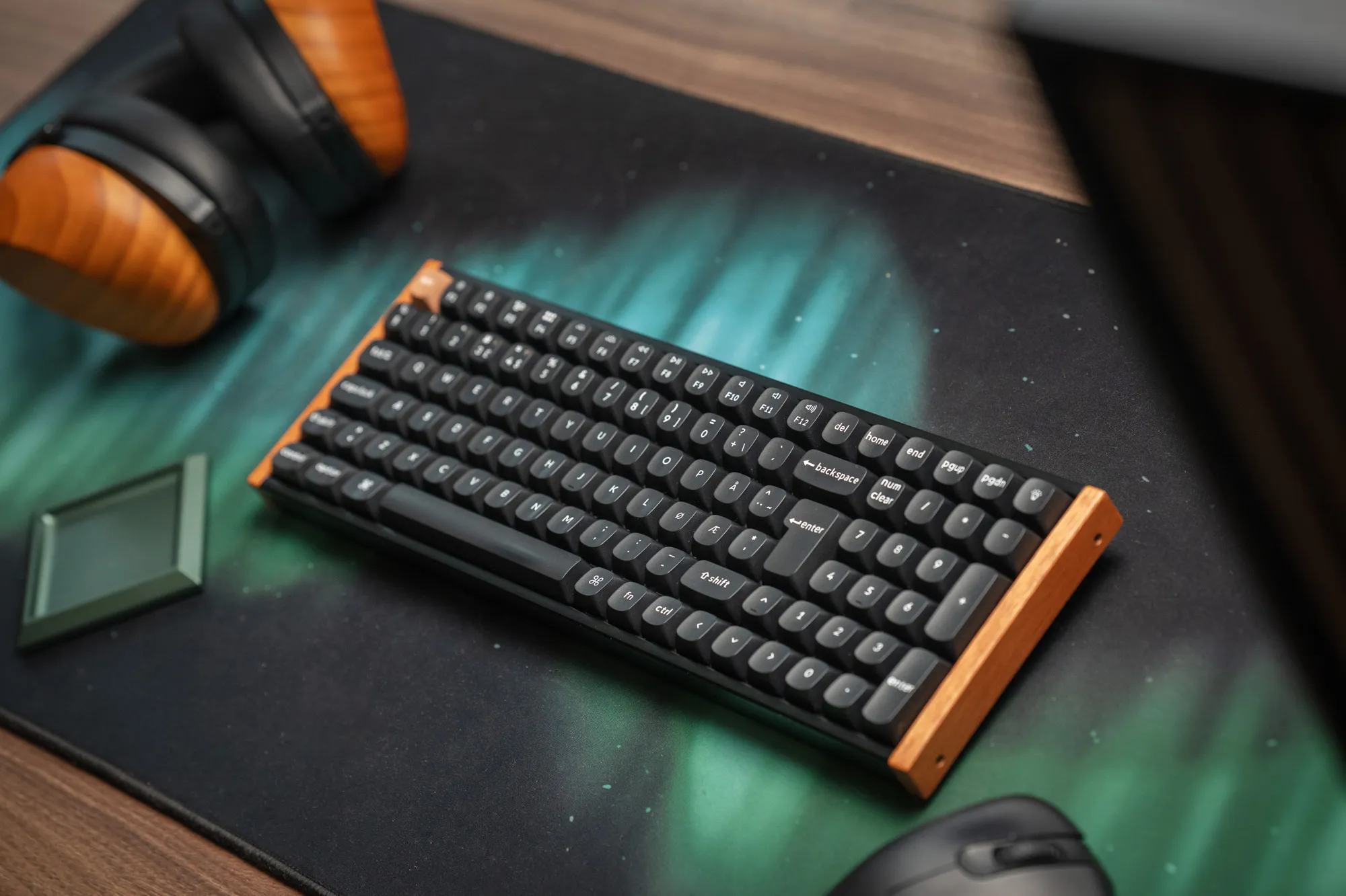 Keychron K4 HE SE på pulten