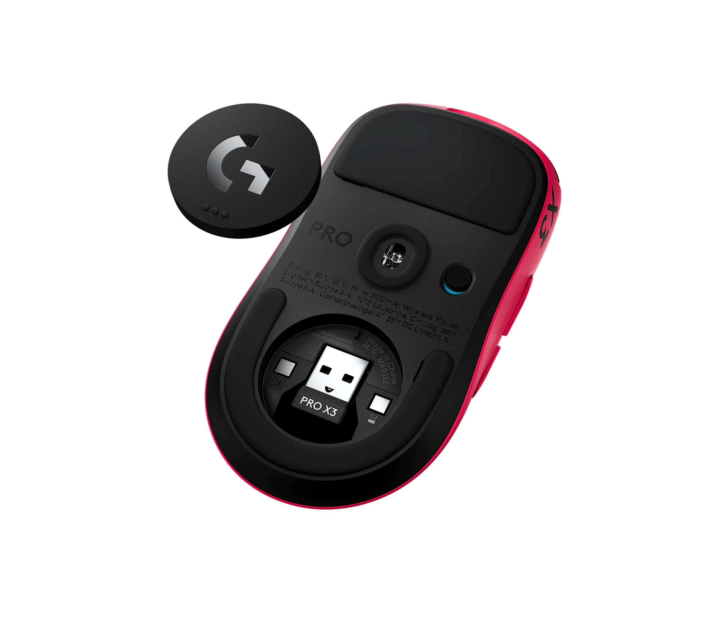 Undersiden av Logitech G Pro X3 Superstrike i Magenta Eclipse med sensoren, mottakeren i lommen og det magnetiske dekselet ved siden av